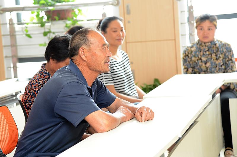 健康扶贫座谈会 (3).jpg