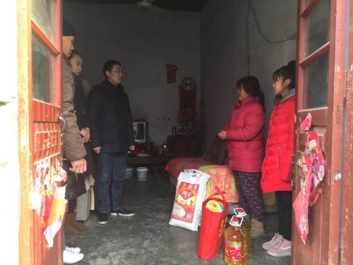 官庄村扶贫.jpg